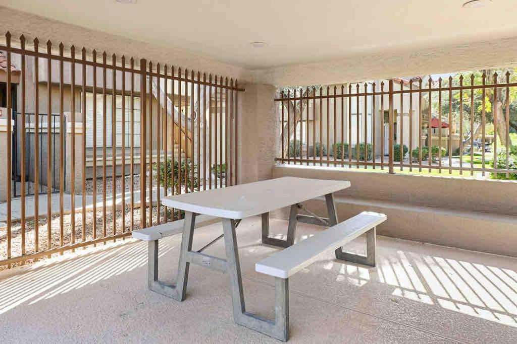 The Cool Cactus Condo With Pool And Jacuzzi Tempe Bagian luar foto